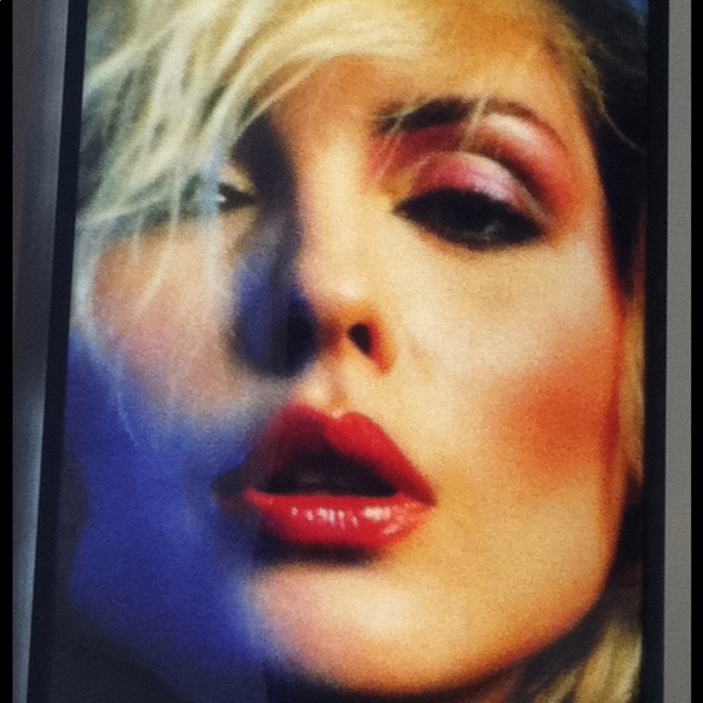 HIP POSHER offering new to preowned items